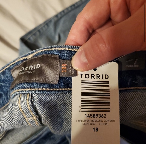 NWT Torrid distressed button fly jeans - Picture 3 of 5